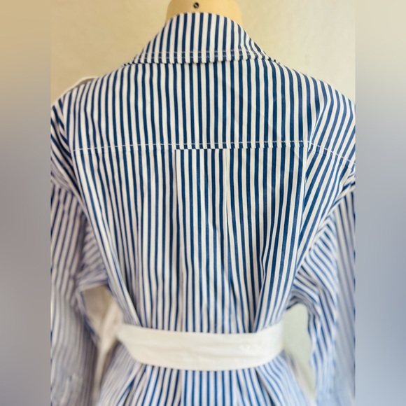 J.ING COAT WHITE AND STRIPE BLUE SIZE SMALL - Picture 7 of 16